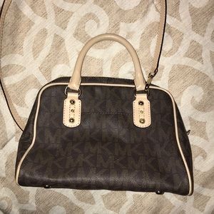 Michael kors pocketbook crossbody